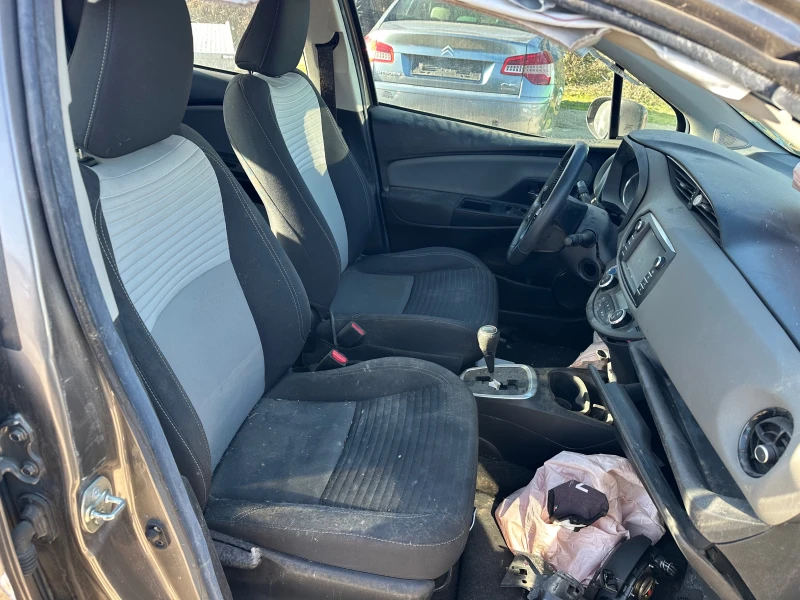 Toyota Yaris 1.5i Hybrid На части, снимка 9 - Автомобили и джипове - 52863107