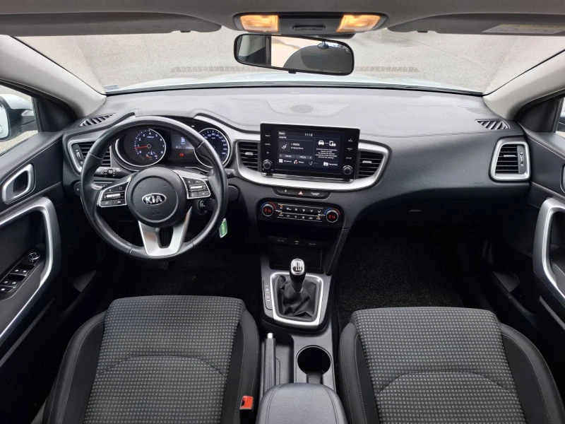 Kia Ceed 1.5 T-gdi , снимка 8 - Автомобили и джипове - 53161914