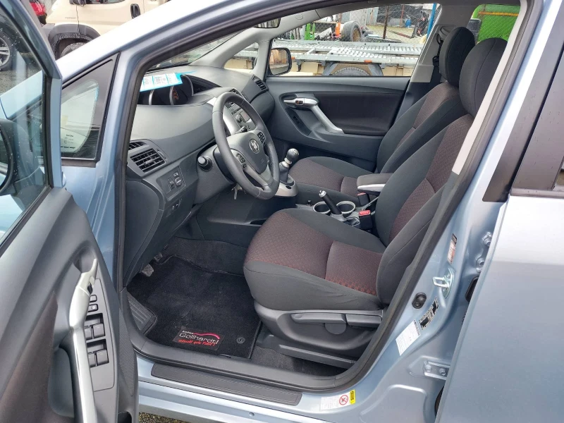 Toyota Verso 1.8i, 6ск, снимка 13 - Автомобили и джипове - 53189151