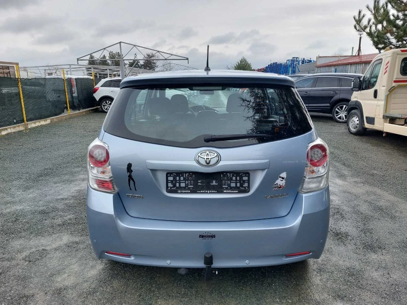Toyota Verso 1.8i, 6ск, снимка 8 - Автомобили и джипове - 53189151
