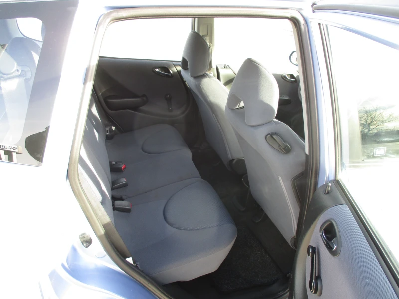 Honda Jazz 1.3/БЕНЗИН/78кс./КАТО НОВА, снимка 15 - Автомобили и джипове - 53537780