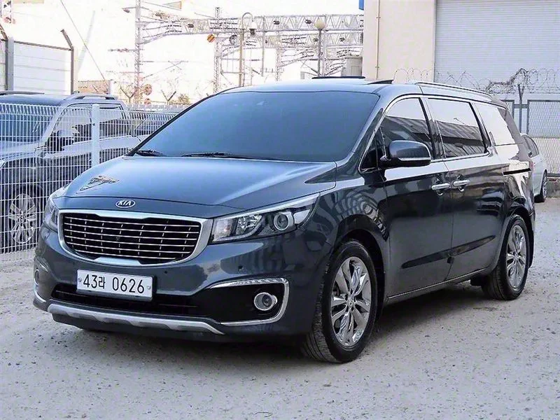 Kia Carnival Gasoline 9-Seater Noblesse, снимка 2 - Автомобили и джипове - 55948928