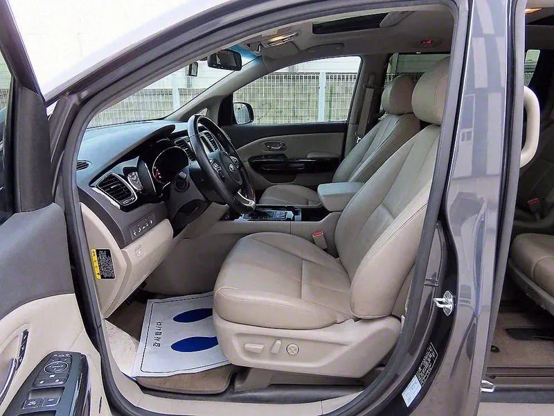 Kia Carnival Gasoline 9-Seater Noblesse, снимка 5 - Автомобили и джипове - 55948928
