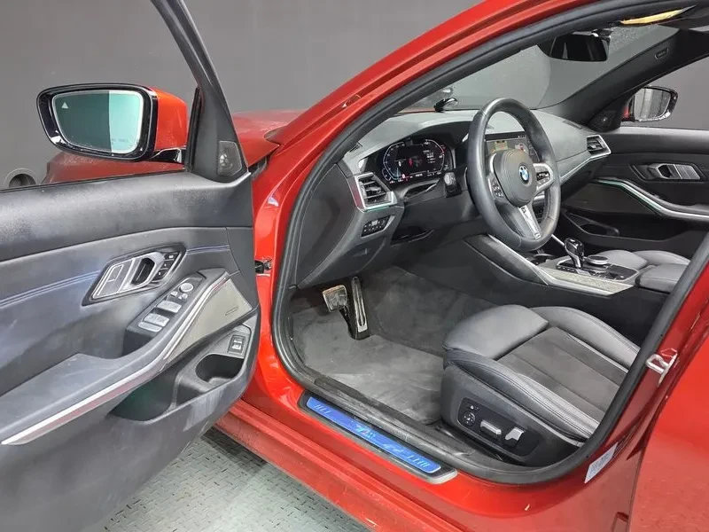 BMW 320 I M Sports, снимка 10 - Автомобили и джипове - 56162361