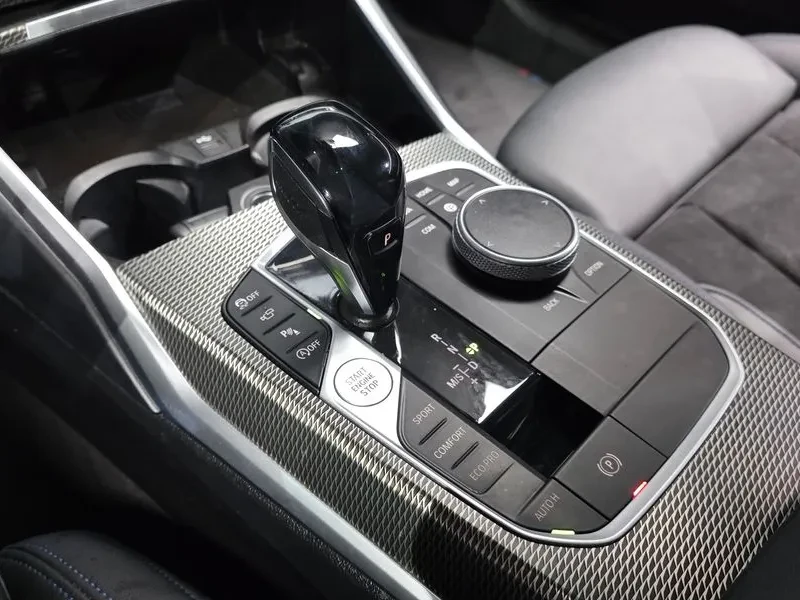 BMW 320 I M Sports, снимка 9 - Автомобили и джипове - 56162361