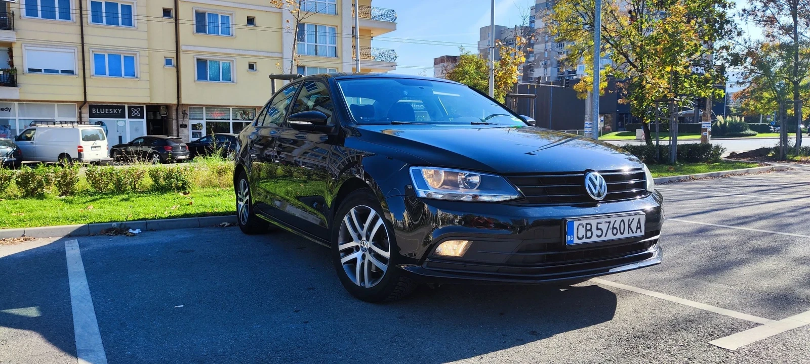 VW Jetta Mk6 Facelift 2.0 TDI BlueMotion | Mobile.bg   1