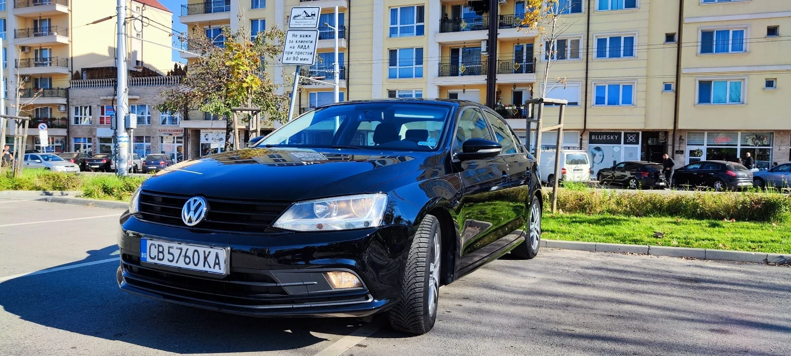 VW Jetta Mk6 Facelift 2.0 TDI BlueMotion - изображение 2