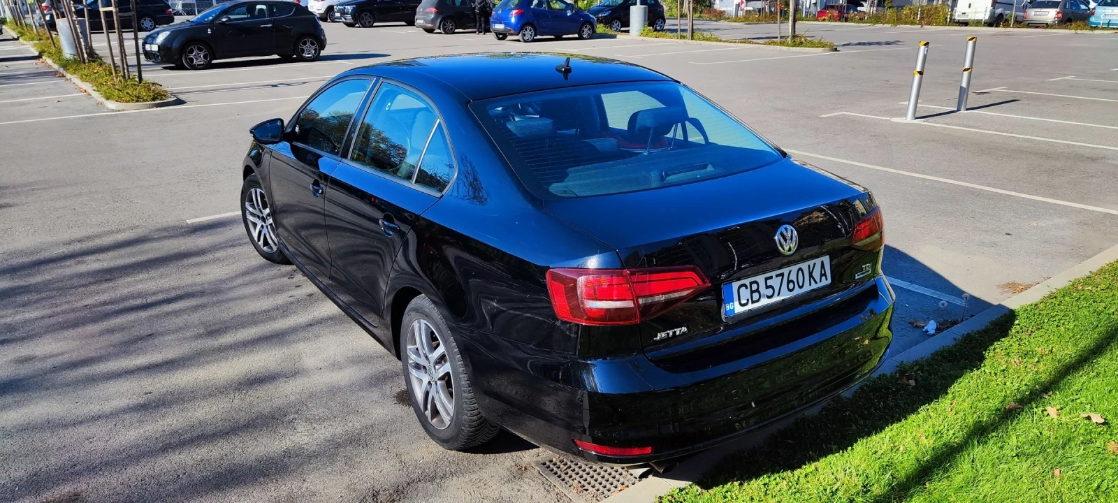 VW Jetta Mk6 Facelift 2.0 TDI BlueMotion - изображение 6