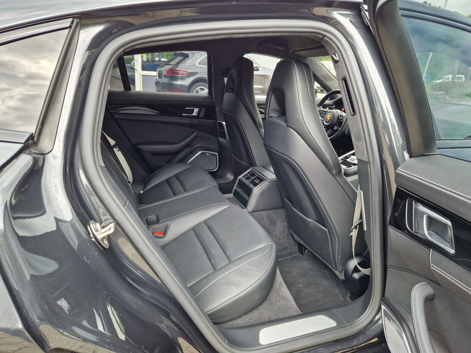 Porsche Panamera 4S E-HYBRID/560HP/BURMESTER/360/HUD/AMBI/262vpr | Mobile.bg   11