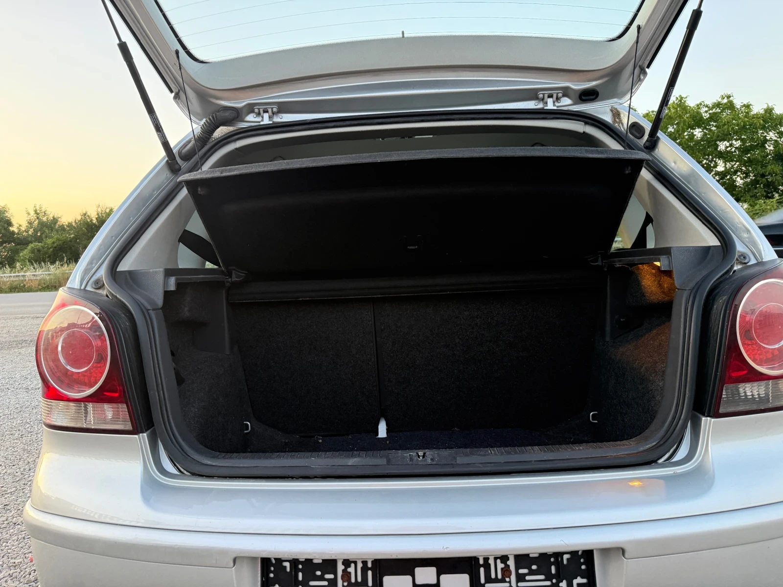 VW Polo 1.2 I КЛИМА - изображение 10