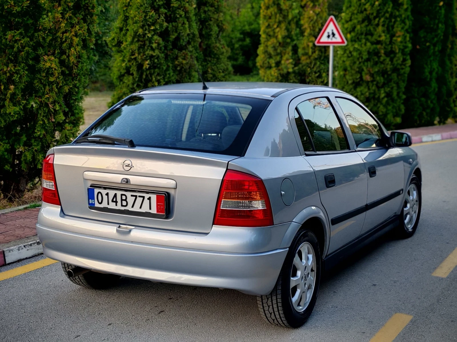 Opel Astra 1.6MI(84)* АВТОМАТИК* SELECTION-EDITION* НОВ ВНОС  - изображение 6