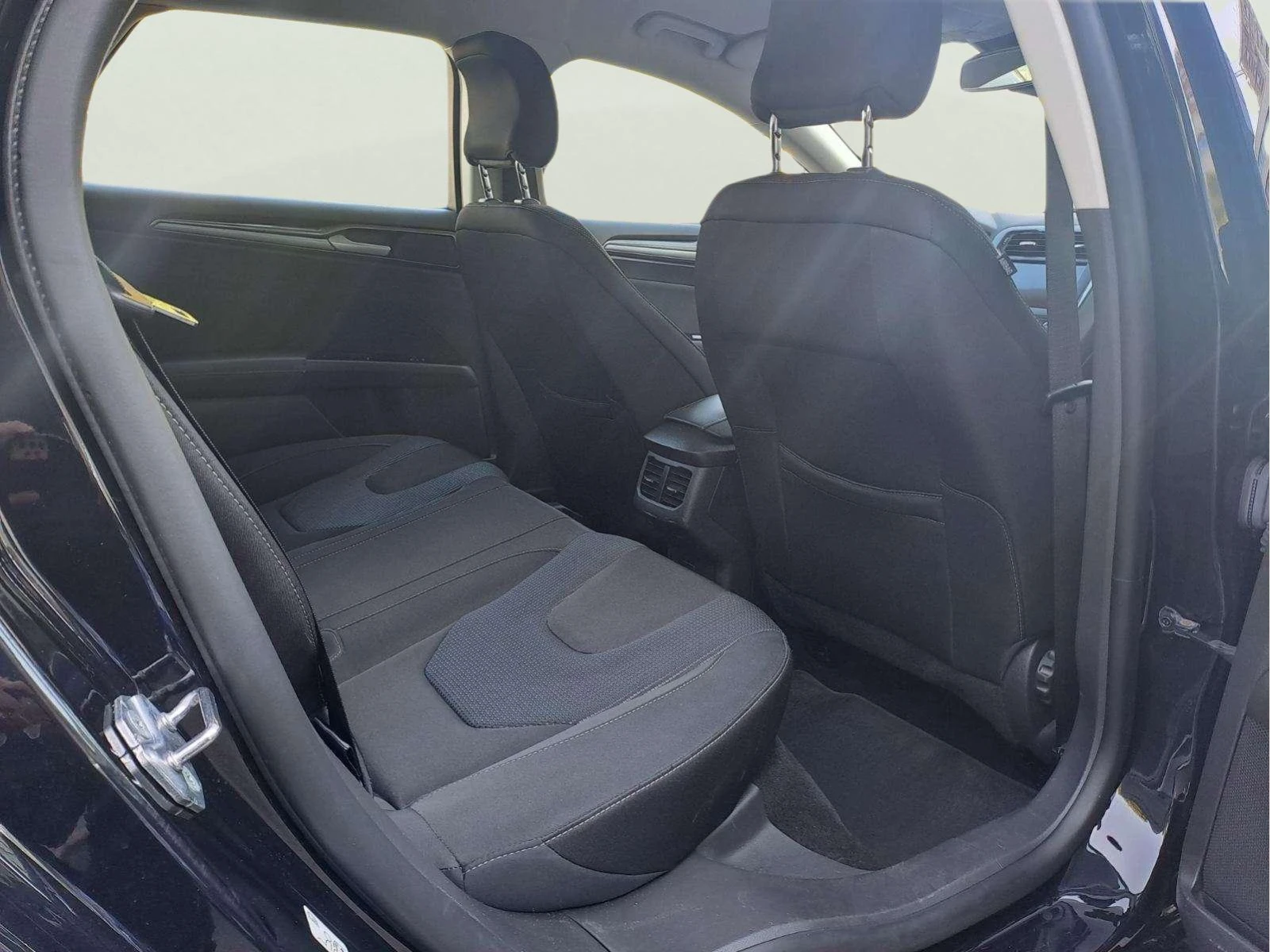Ford Mondeo 2.0 Hybrid - изображение 9