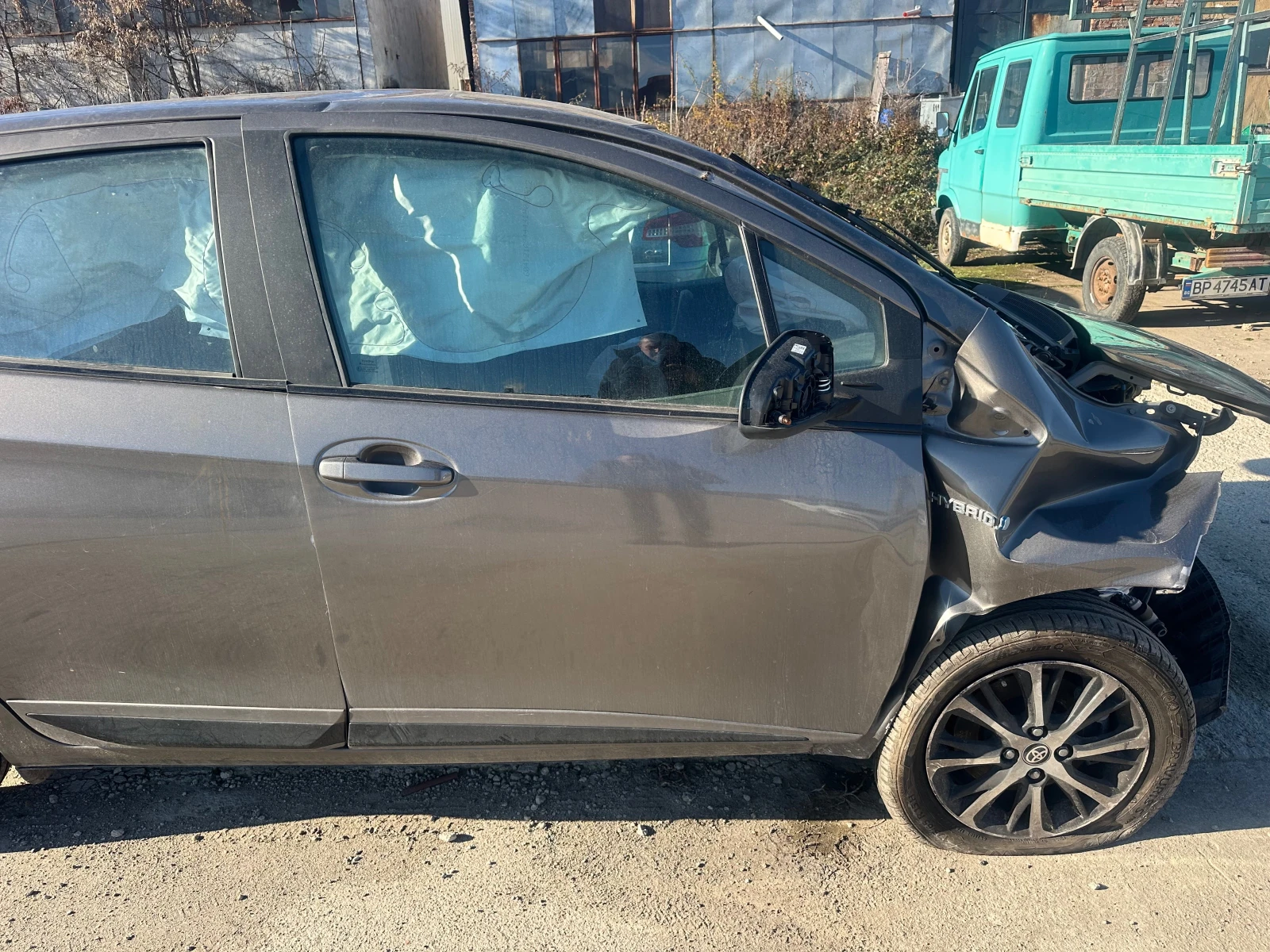 Toyota Yaris 1.5i Hybrid На части, снимка 17 - Автомобили и джипове - 52863107