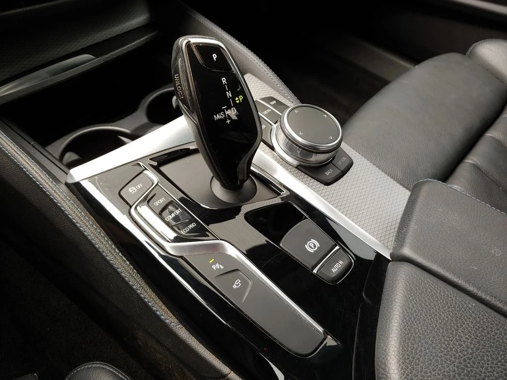 BMW 530  Xdrive, снимка 10 - Автомобили и джипове - 54169651