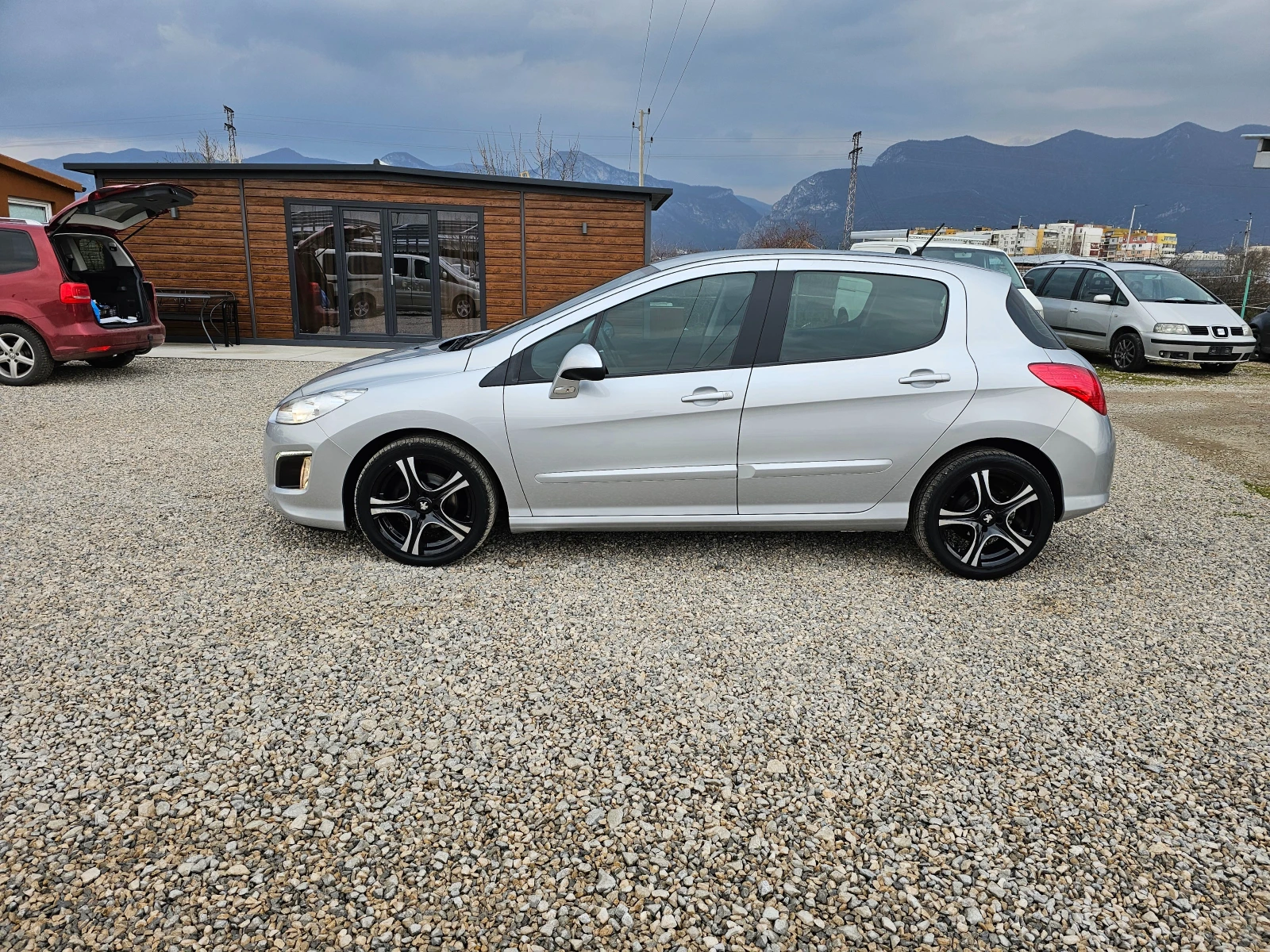 Peugeot 308 1.6eHDI .112kc. Feislift. 184000��� | Mobile.bg � ����������� 9