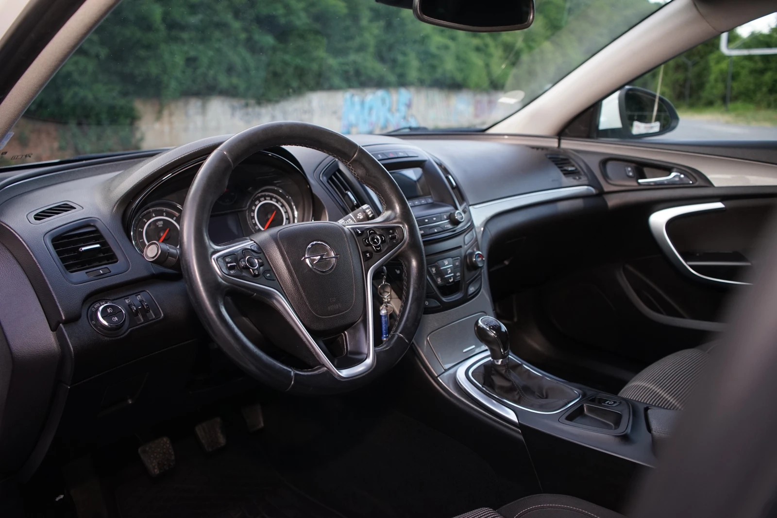 Opel Insignia 1.6 CDTI НАПЪЛНО ОБСЛУЖЕНА, снимка 7 - Автомобили и джипове - 54704580