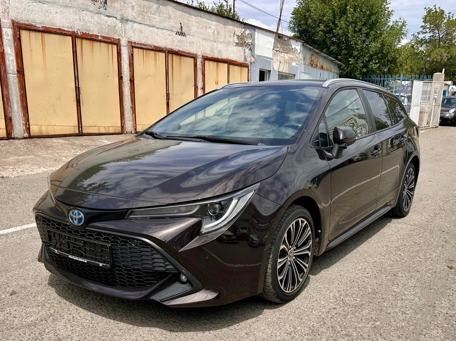 Toyota Corolla TS Executive plus 2.0 184кс, снимка 9 - Автомобили и джипове - 56013039