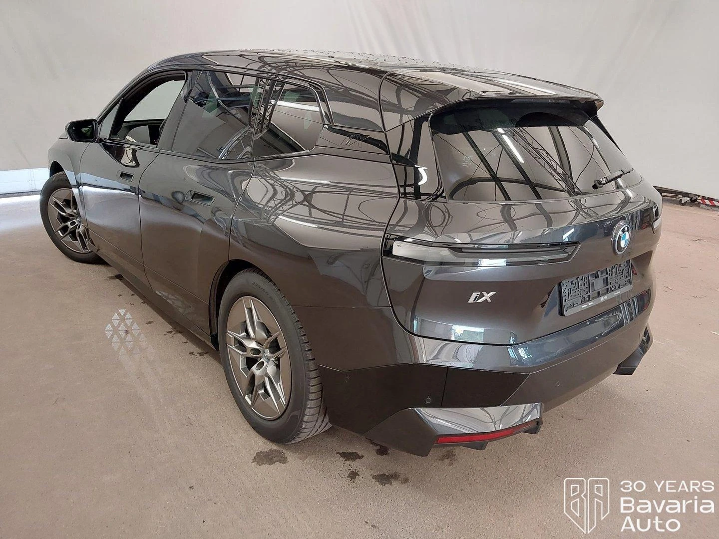 BMW iX 50 xDrive Sport, снимка 2 - Автомобили и джипове - 55364404