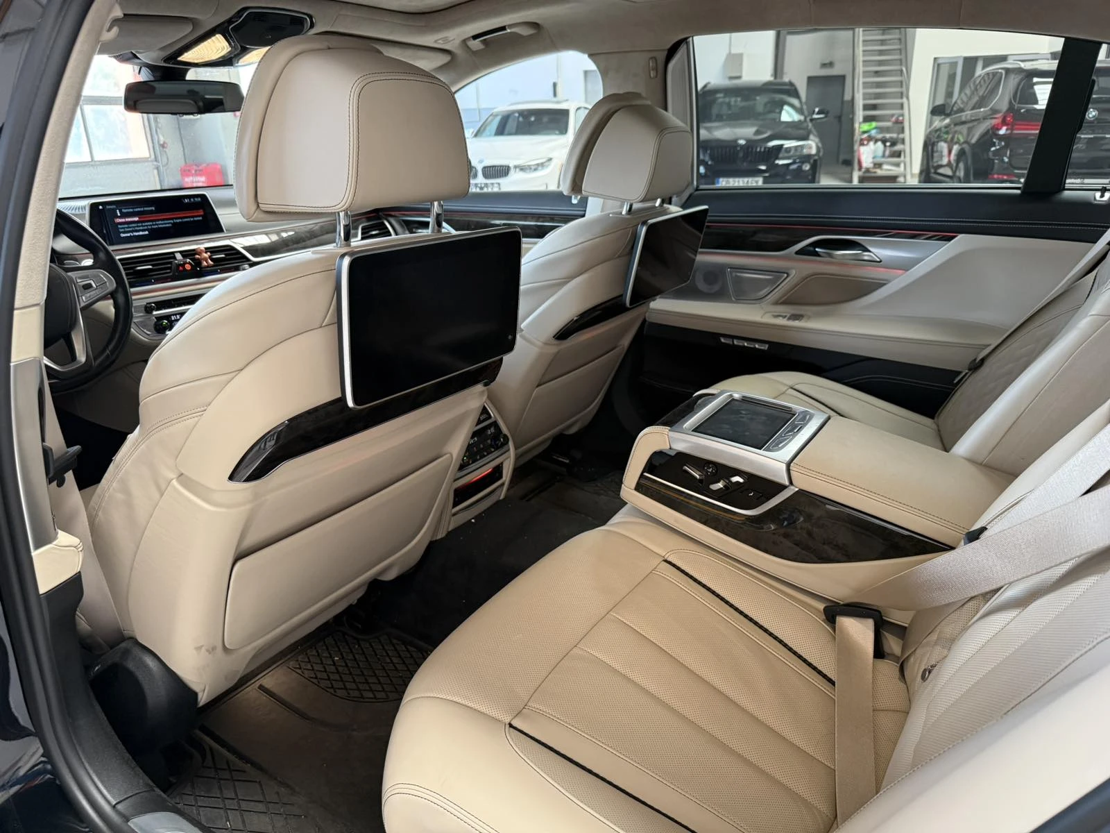 BMW 750 750Ld xDrive Individual* Massage* Laser* B&W   , снимка 7 - Автомобили и джипове - 55612529