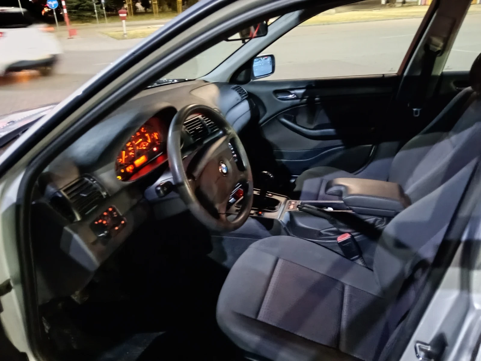 BMW 318, снимка 7 - Автомобили и джипове - 55892639