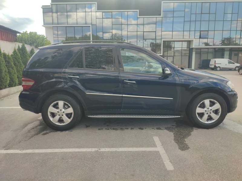Mercedes-Benz ML 500 Всички екстри за модела, снимка 4 - Автомобили и джипове - 52517743