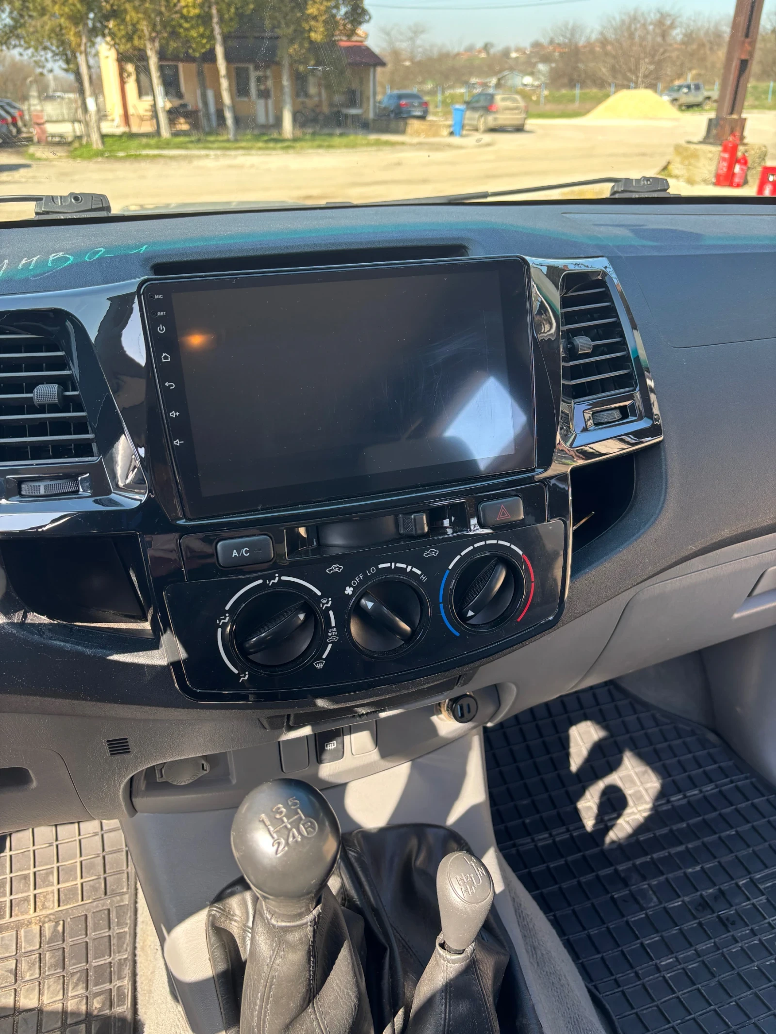 Toyota Hilux 3.0 D4D, снимка 8 - Автомобили и джипове - 53809259