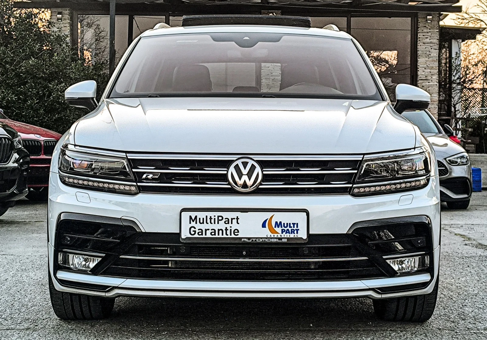 VW Tiguan 2.0TDI 3 x R-LINE ПЕРЛА 4-MOTION ПАНОРАМА CAM-360 , снимка 2 - Автомобили и джипове - 53850559