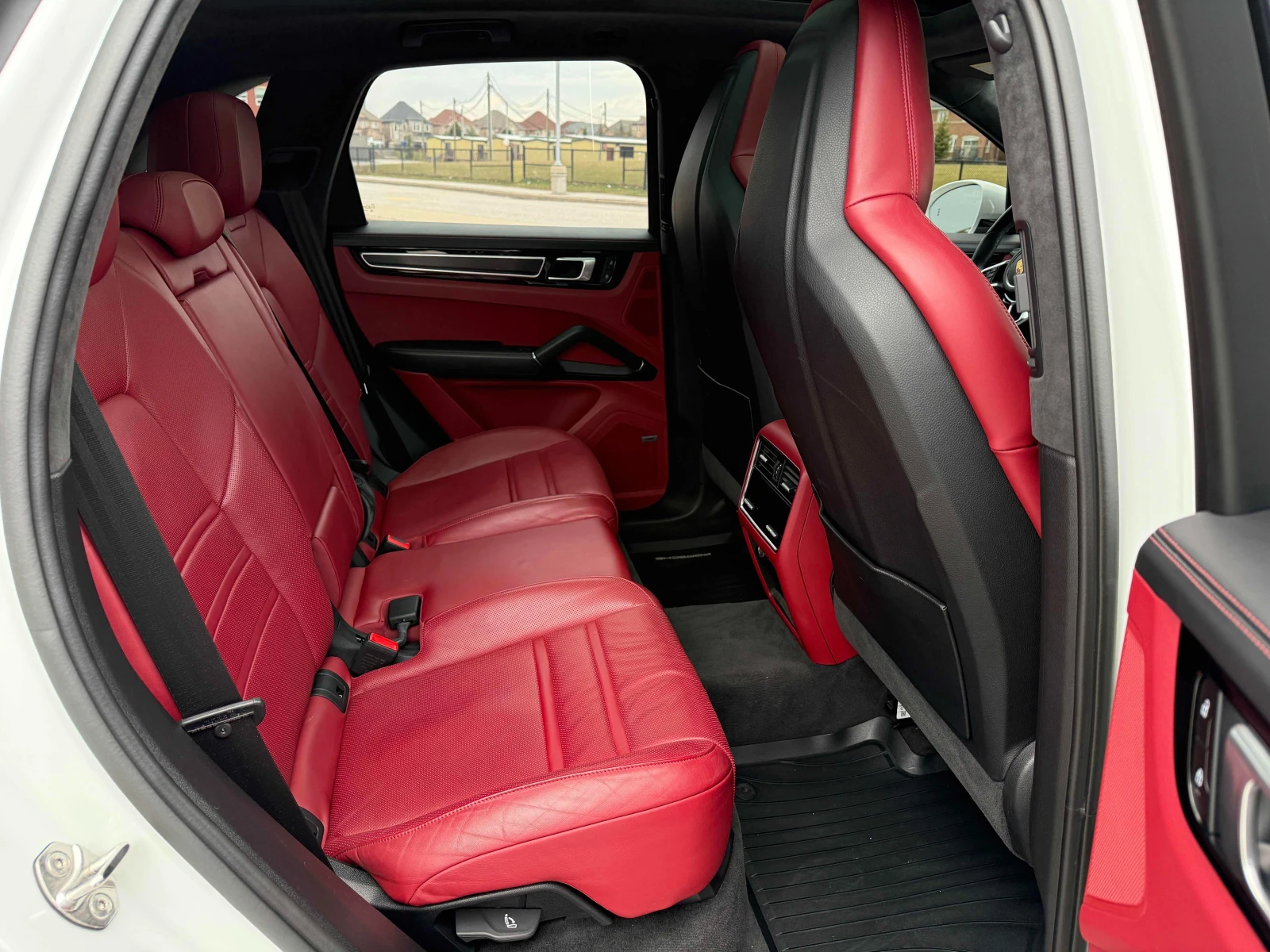 Porsche Cayenne GTS * * CARFAX * * АВТО КРЕДИТ * * , снимка 9 - Автомобили и джипове - 54139189