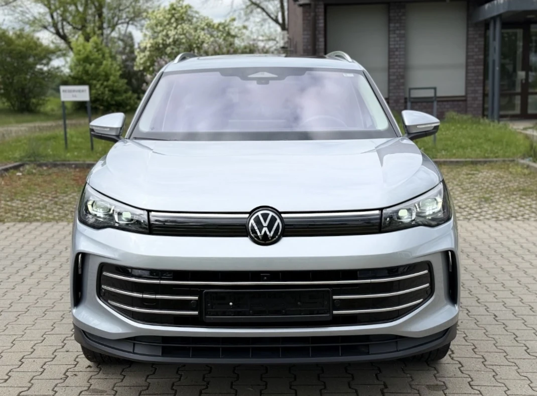 VW Tiguan -IQ-led-Massage-Keyless-Cam360-Panorama-4-Motion-, снимка 8 - Автомобили и джипове - 54704782