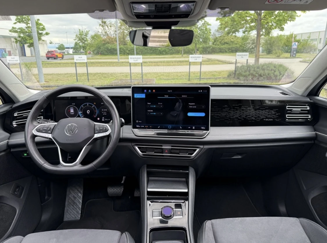 VW Tiguan -IQ-led-Massage-Keyless-Cam360-Panorama-4-Motion-, снимка 9 - Автомобили и джипове - 54704782