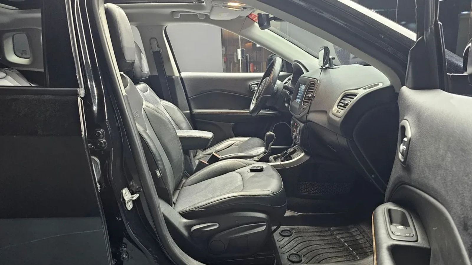 Jeep Compass 2.4 LONGITUDE | ПОДГРЕВ | ПАНОРАМА, снимка 9 - Автомобили и джипове - 54752316