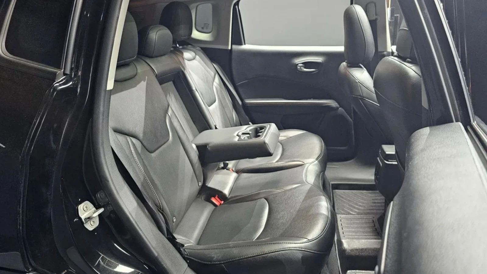 Jeep Compass 2.4 LONGITUDE | ПОДГРЕВ | ПАНОРАМА, снимка 10 - Автомобили и джипове - 54752316