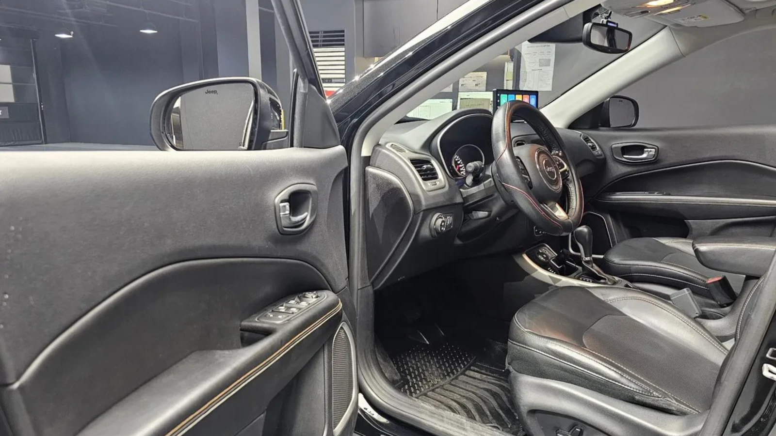 Jeep Compass 2.4 LONGITUDE | ПОДГРЕВ | ПАНОРАМА, снимка 8 - Автомобили и джипове - 54752316