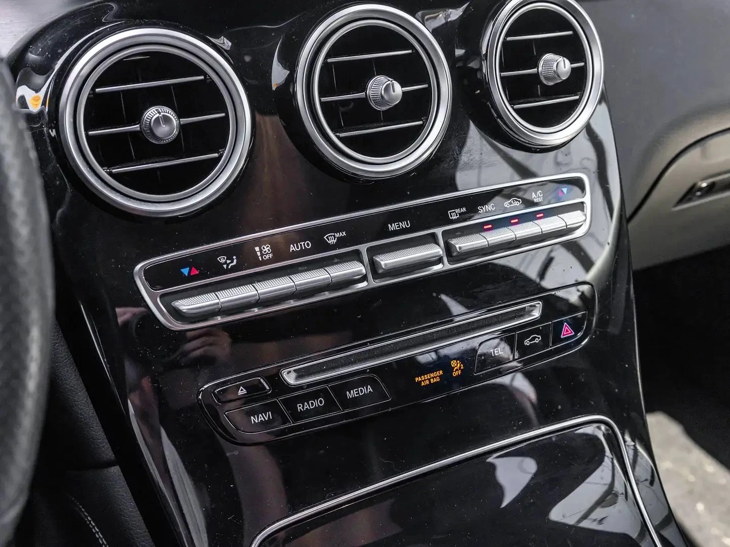 Mercedes-Benz GLC 43 AMG ЦЕНА ДО БЪЛГАРИЯ РЕГИСТРАЦИЯ & АВТОКРЕДИТ, снимка 16 - Автомобили и джипове - 55445078