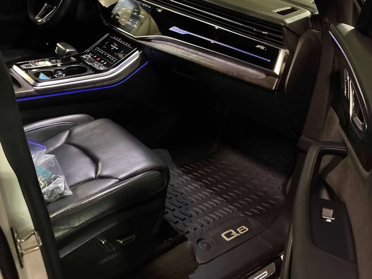 Audi Q8 * Technik * АВТОКРЕДИТ * ГЛАВНО ПРЕДСТАВИТЕЛСТВО, снимка 13 - Автомобили и джипове - 56235795