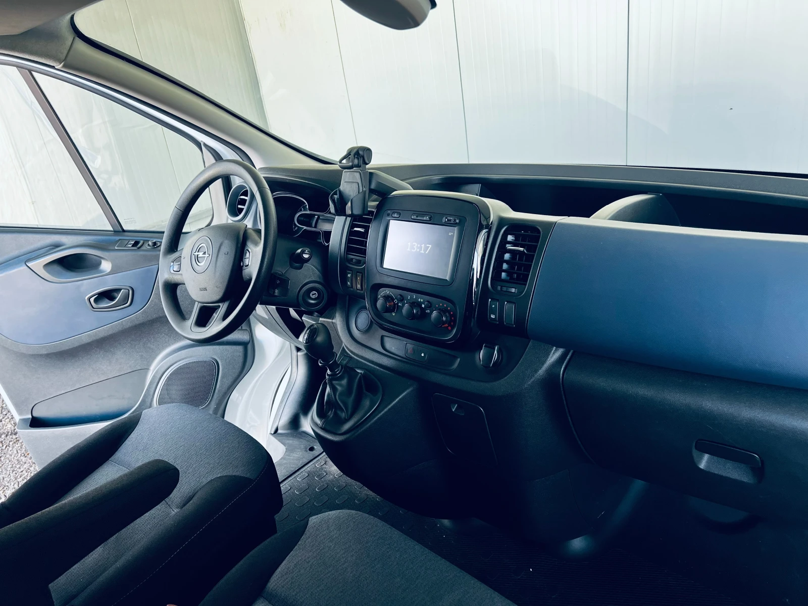 Opel Vivaro  - изображение 8