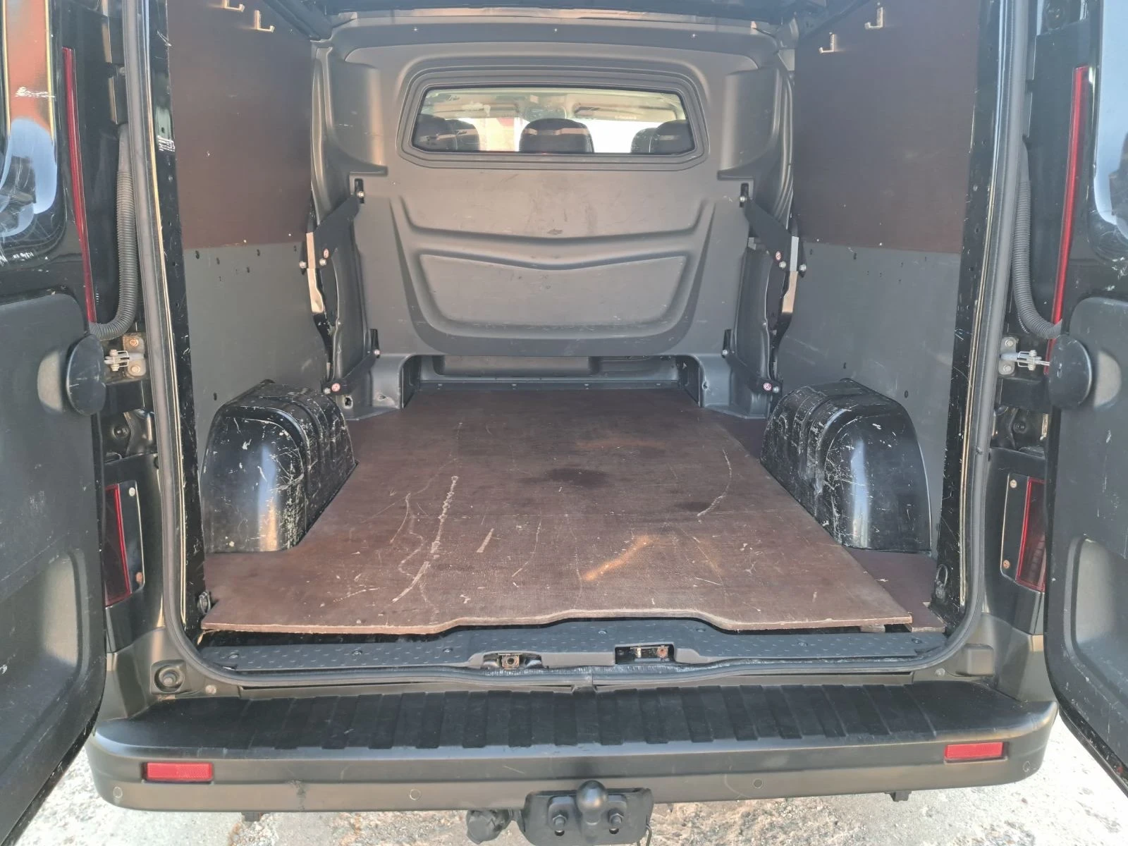 Renault Trafic 1.6cdti 6+ 1м 120кс, снимка 16 - Бусове и автобуси - 55636312