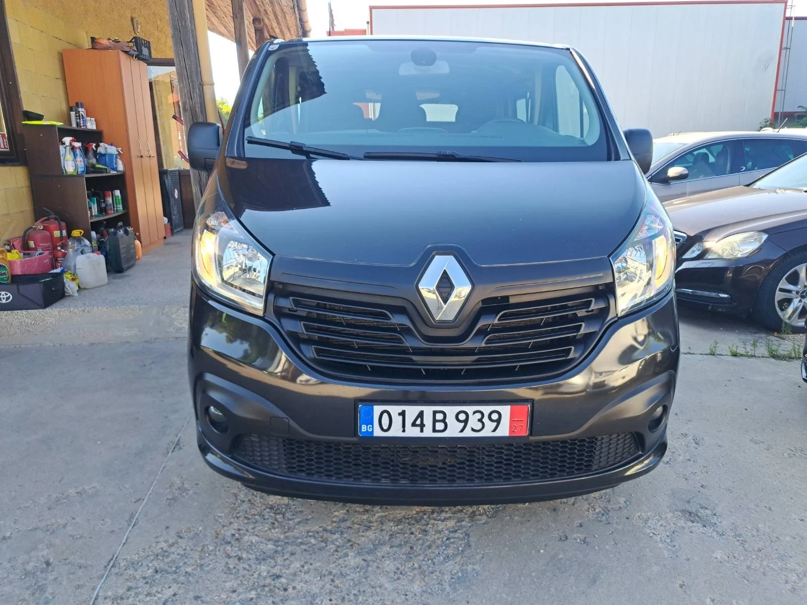 Renault Trafic 1.6cdti 6+ 1м 120кс, снимка 3 - Бусове и автобуси - 55636312