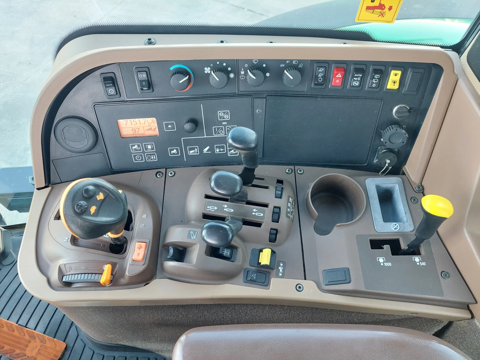 Трактор John Deere  7820 , снимка 10 - Селскостопанска техника - 55937798