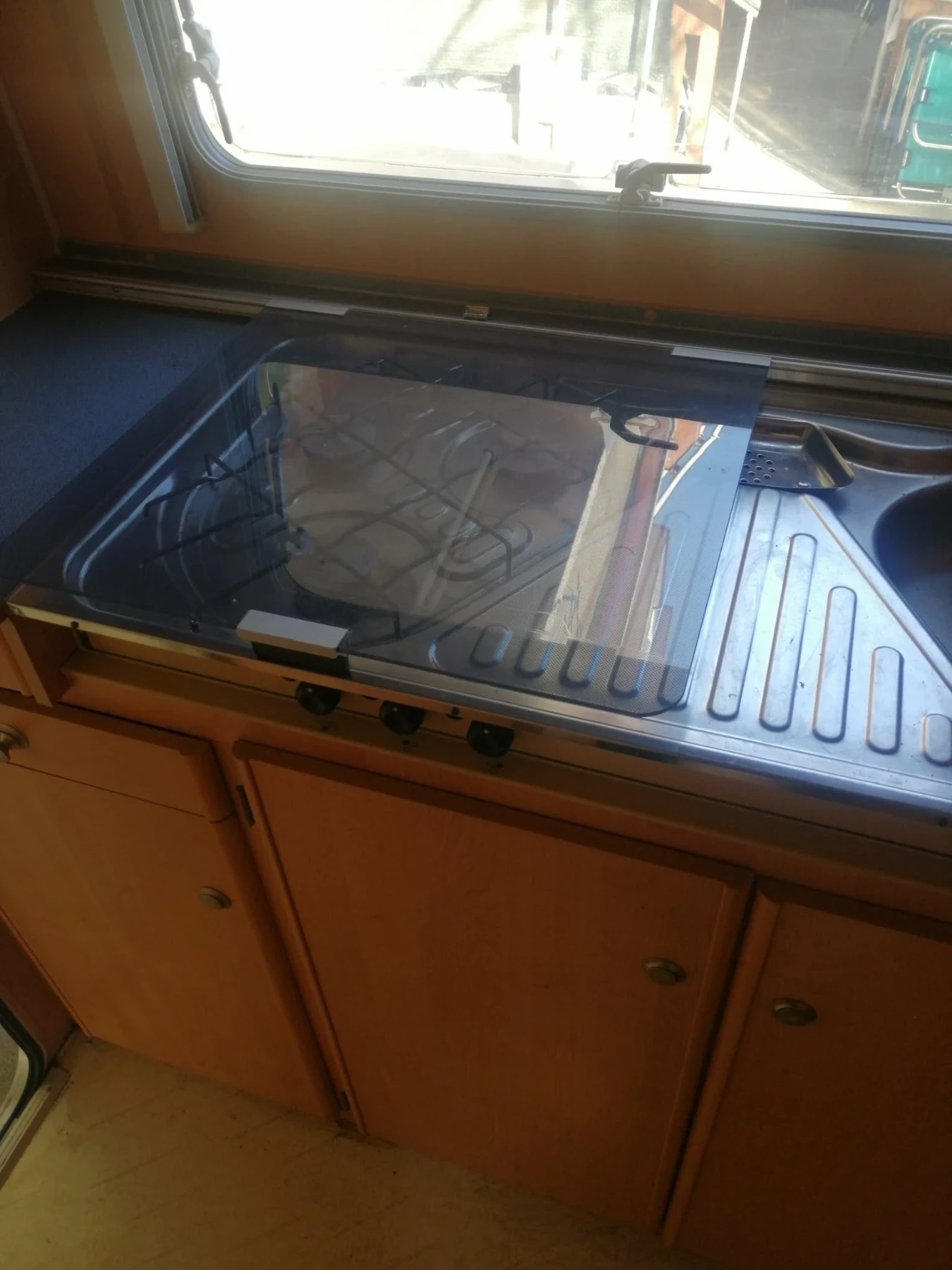 Каравана Caravelair, снимка 6 - Каравани и кемпери - 55127598
