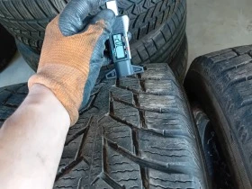 Гуми Зимни 215/65R15, снимка 4