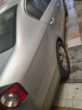 VW Passat - 100 € / 195.58 лв. - 17875347 9