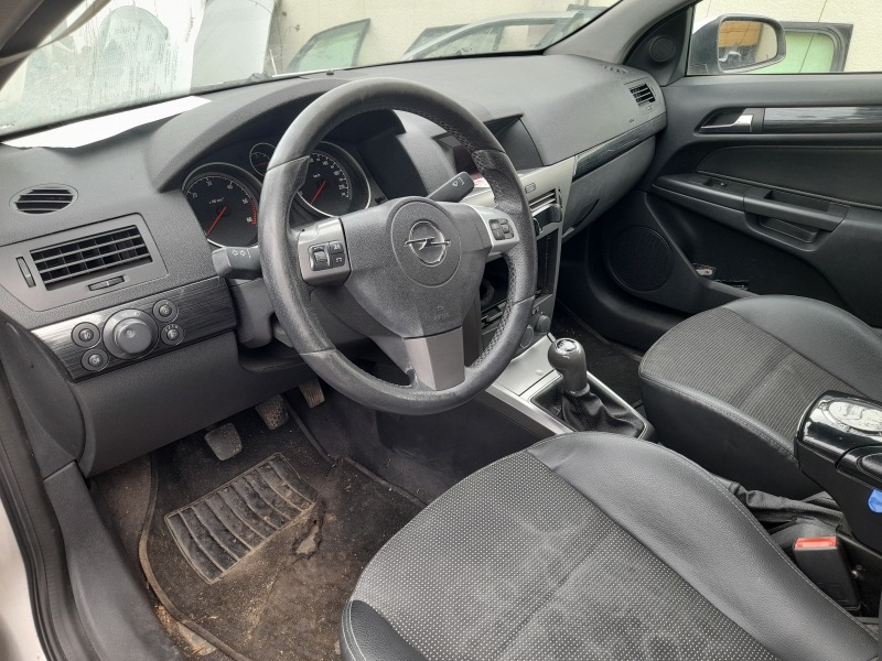 Opel Astra 1.7d 101k, снимка 5 - Автомобили и джипове - 46232454