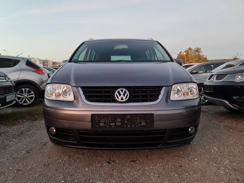 VW Touran КАТО ЧИСТО НОВА, снимка 6 - Автомобили и джипове - 47752543