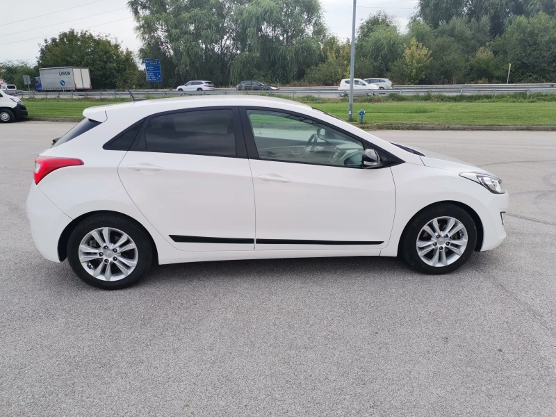 Hyundai I30 1.6, снимка 8 - Автомобили и джипове - 48393245