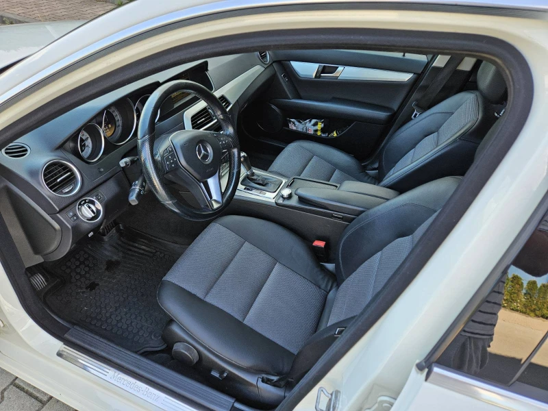 Mercedes-Benz C 200 Facelift, снимка 7 - Автомобили и джипове - 51594550