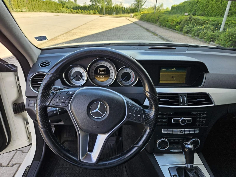 Mercedes-Benz C 200 Facelift, снимка 9 - Автомобили и джипове - 51594550