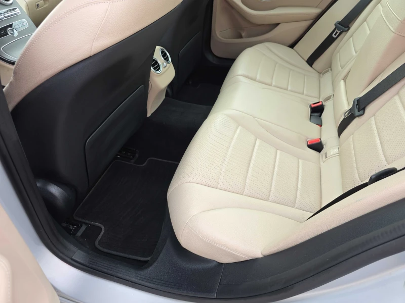 Mercedes-Benz C 300 CARFAX * * АВТО КРЕДИТ * * , снимка 13 - Автомобили и джипове - 52540987