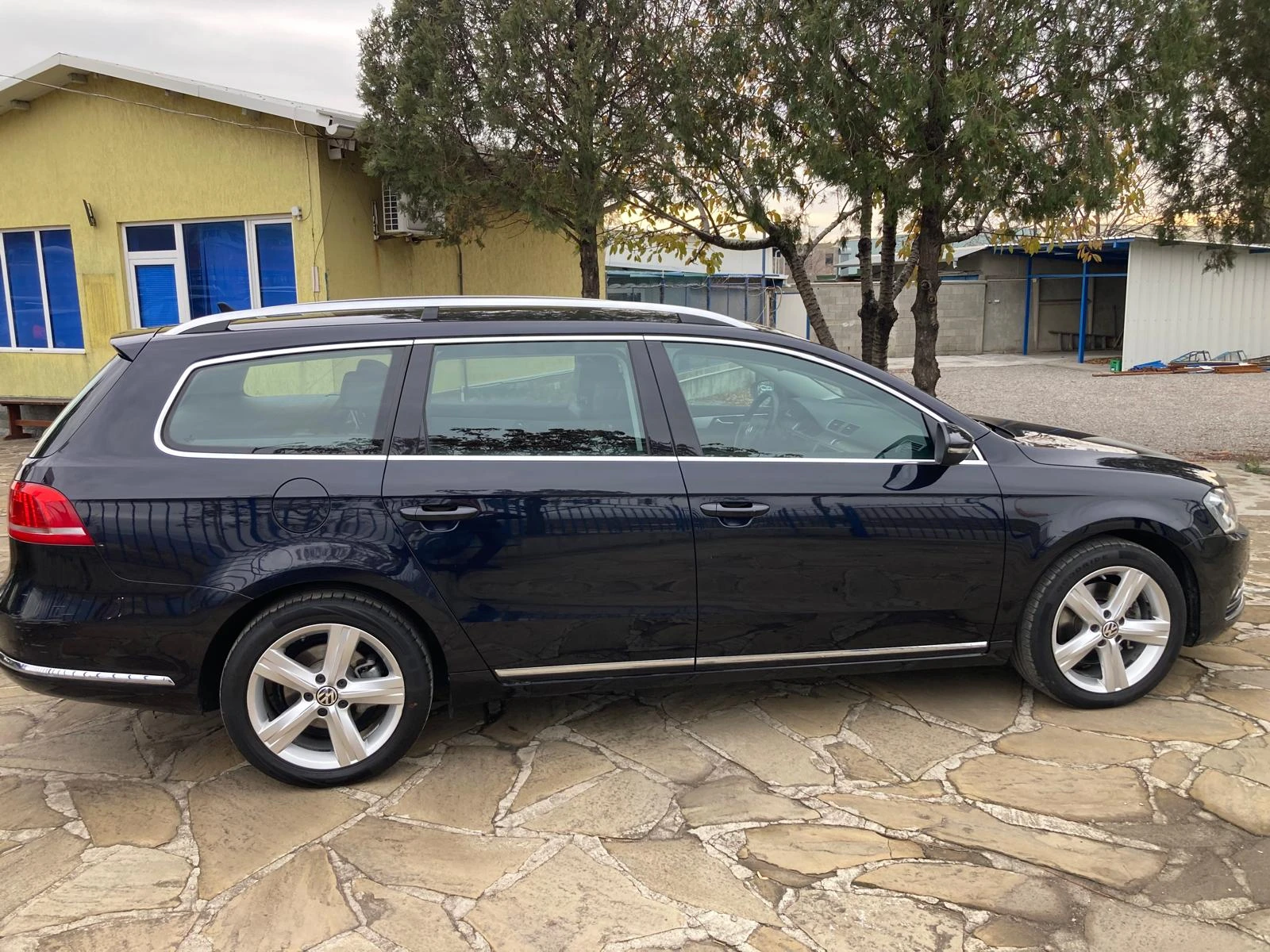 VW Passat 4X4 Highline 2, 0TDi 170k.АВТОМАТИК КОЖА НАВИГАЦИЯ - изображение 4