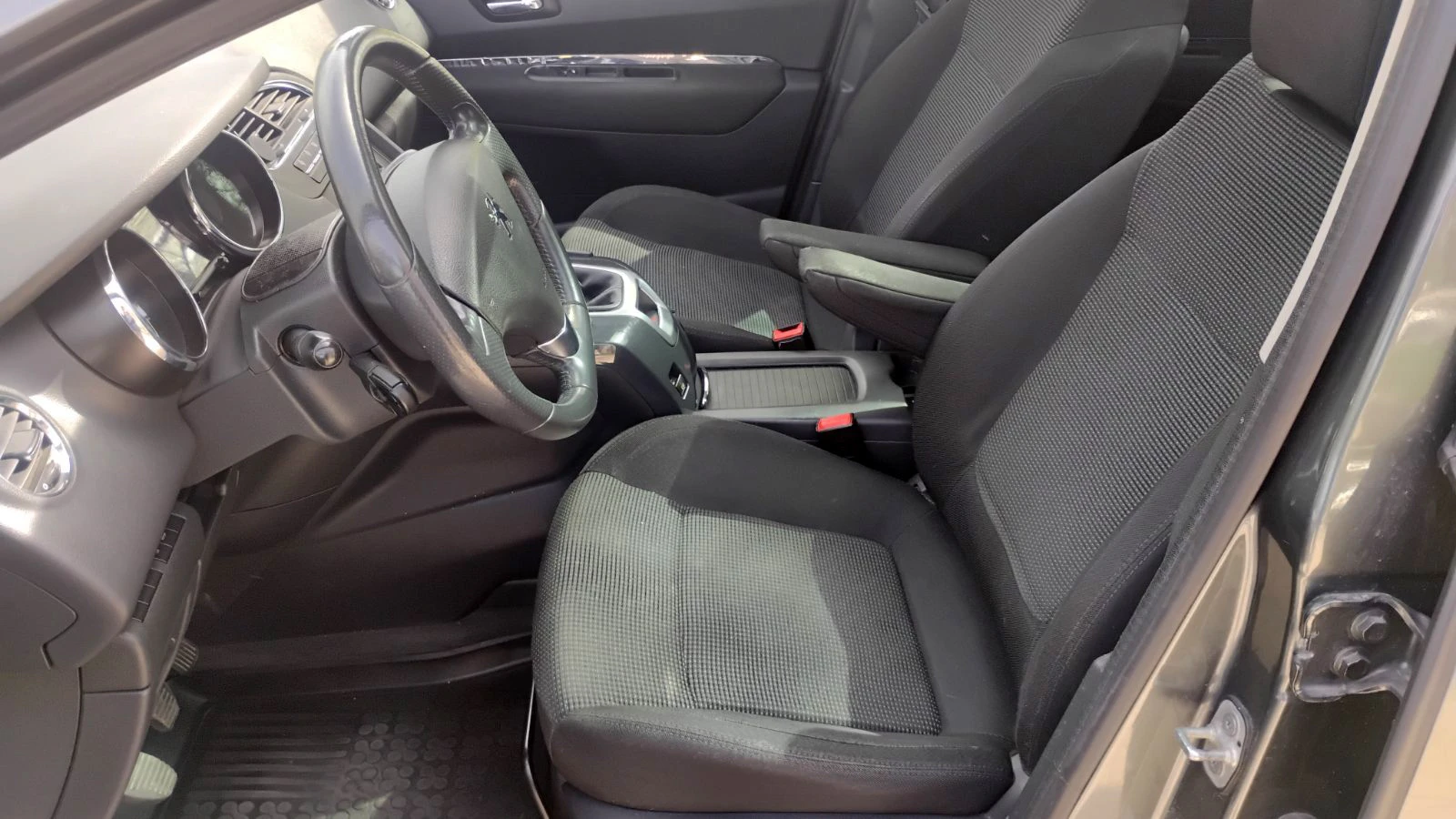 Peugeot 5008 1.6i, 7 места - изображение 6